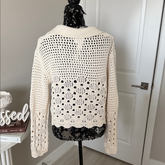H&M Cream V-Neck Knit Sweater - Picture 5 of 7